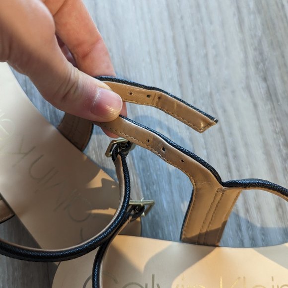 Calvin Klein Samira T-strap Sandals, Size 8.5 - Picture 3 of 4